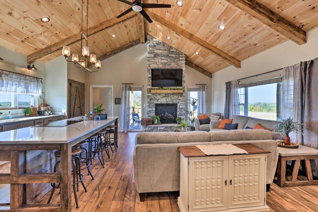 Villa Chic Williamstown Retreat With Pool And Hot Tub! Extérieur photo