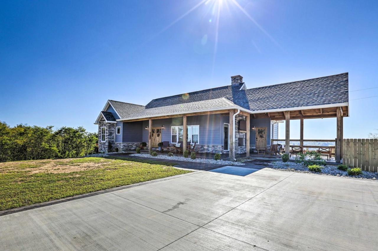 Villa Chic Williamstown Retreat With Pool And Hot Tub! Extérieur photo