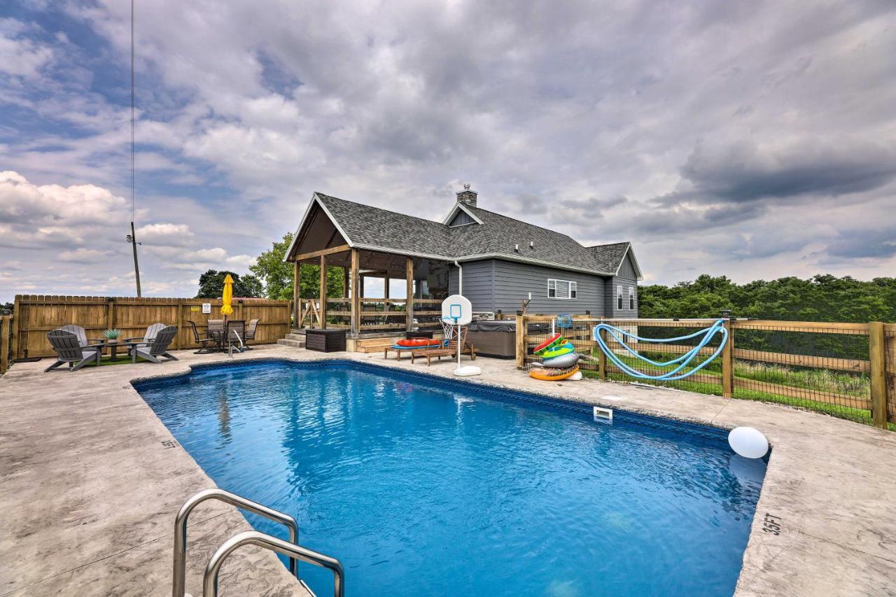 Villa Chic Williamstown Retreat With Pool And Hot Tub! Extérieur photo