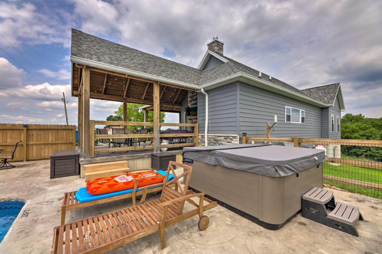 Villa Chic Williamstown Retreat With Pool And Hot Tub! Extérieur photo