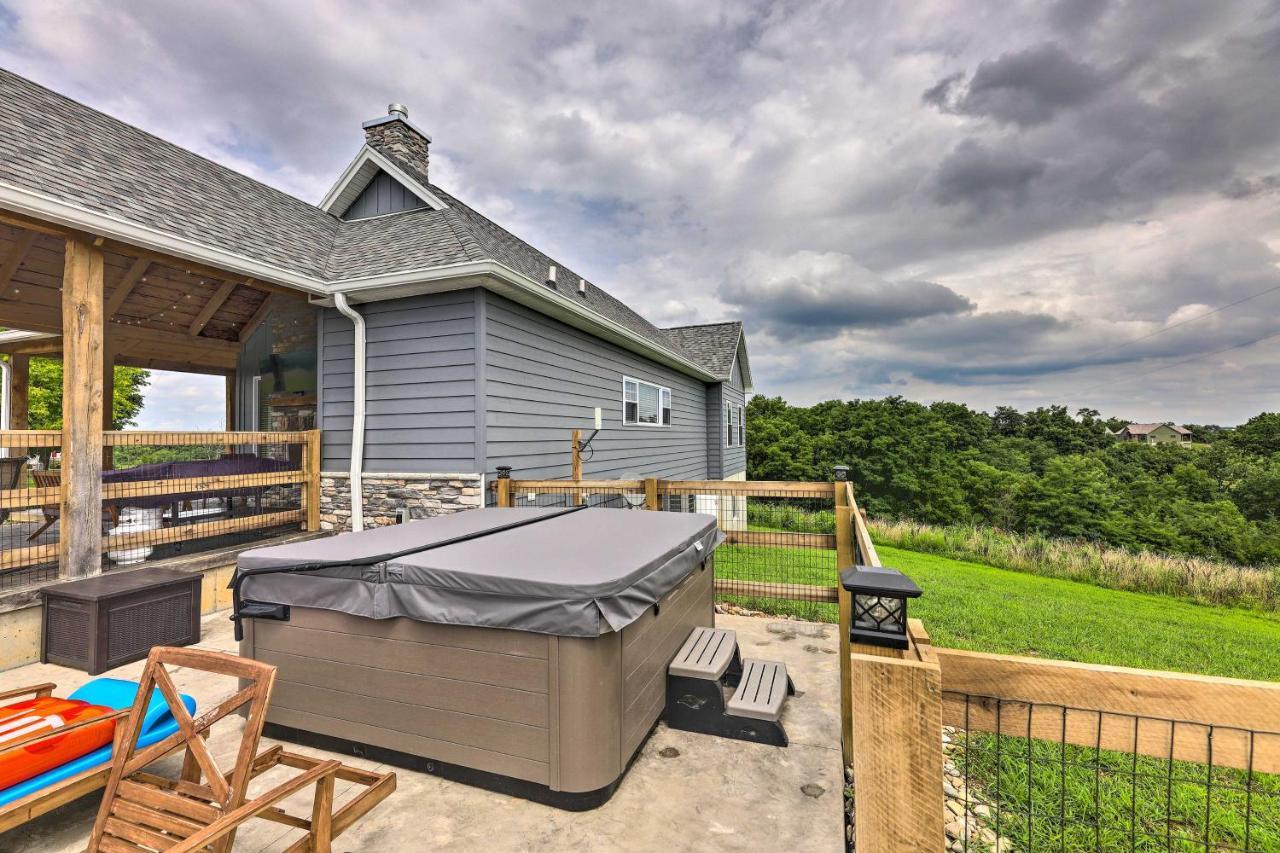 Villa Chic Williamstown Retreat With Pool And Hot Tub! Extérieur photo