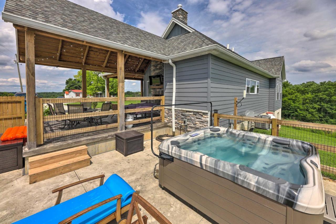Villa Chic Williamstown Retreat With Pool And Hot Tub! Extérieur photo